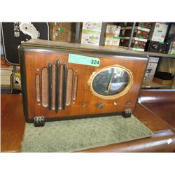 Vintage Northern Electric wood mantle radio