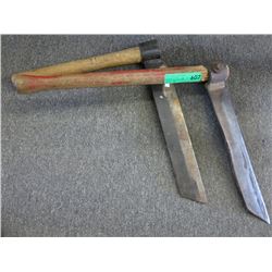 2 Old wood shave cutters