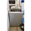 Image 1 : Used Whirlpool clothes washer - top loading