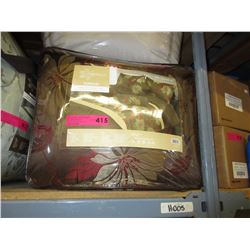 New - King size bed in bag set - 7 Piece Set