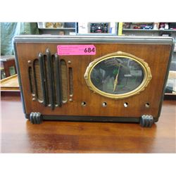 Vintage Northern Electric wood mantle radio