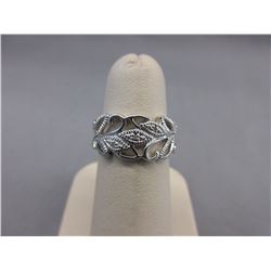 Filigree design ring set with Diamonds