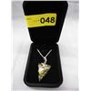 Image 2 : HUGE! Green Amber leaf & frog motif pendant