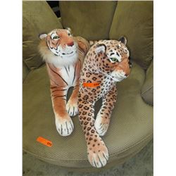 2 Stuffed jungle cats - used