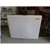 Image 1 : Used 6' resin table - folding legs