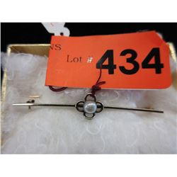 Vintage Pearl bar pin - Silver metal