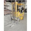 Image 2 : 2000 Lb Pettibone Lift Truck