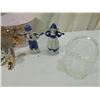 Image 2 : LOT 12 ASSORTED VINTAGE CERAMIC & GLASS COLLECTIBL