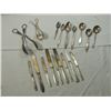 Image 1 : LOT 17 VINTAGE SILVER PLATED FLATWARE