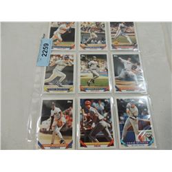 LOT 9 1993 TOPPS BASEBALL CARDS: REED, MADDUX, LOF