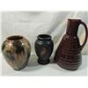 Image 1 : LOT 3 ASSORTED DECORATIVE VASES