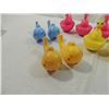 Image 2 : LOT 17 VINTAGE FLOATING CARNIVAL DUCKS & FISH