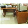 Image 1 : DESK WITH 2 DWR FILE CABINET