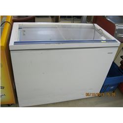 DIPLOMAT SLIDE TOP CHEST FREEZER