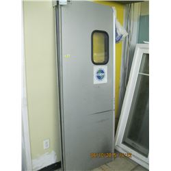 2 SWINGING DOORS