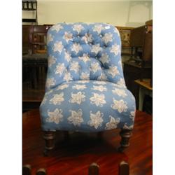 Small Victorian walnut button backed nursing chair…