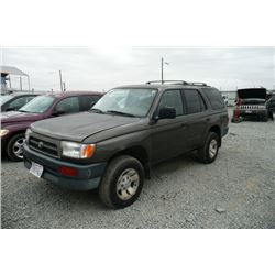 98 Toyota 4Runner 4 Dr STD SUV - ADT - DRIVE