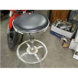 CHROME SWIVEL BAR STOOL