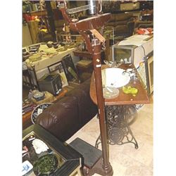 VINTAGE FLOOR BALANCE SCALE