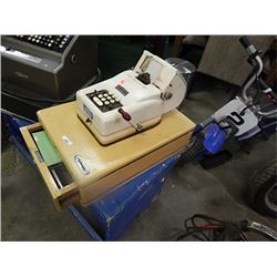 VINTAGE CASH REGISTER