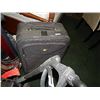 Image 1 : SUIT CASE