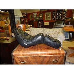 HARLEY DAVIDSON SOFTTAIL SEAT - GOOD CONDITION