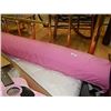 Image 1 : LONG PINK BODY PILLOW