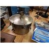 Image 1 : STAINLESS STEEL PRESSURE COOKER - LARGE