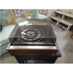 RETRO RECORD PLAYER