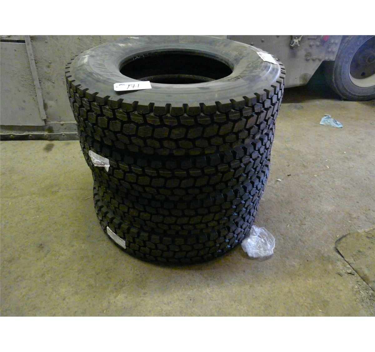 4 BRIDGESTONE 11R 22.5 NEW RECAP TIRES