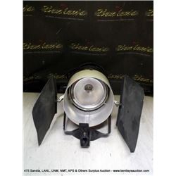 SMITH VICTOR Q60 VIDEO LIGHTING UNIT (print sequence:) NO#