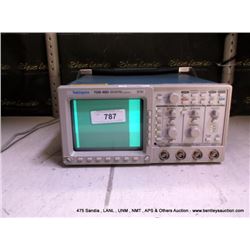 TEKTRONIX TDS460 4-CHANNEL DIGITIZING OSCILLOSCOPE