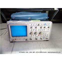 TEKTRONIX 2440 500MS/S DIGITAL OSCILLOSCOPE