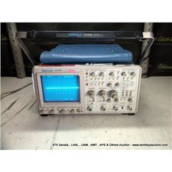 TEKTRONIX 2445B 200MHZ OSCILLOSCOPE