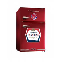 Boston Pizza/ Molson Canadian fridge perfect for the lake, garage or man-cave. This fridge is 19" De