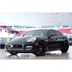 2013 Black Porsche Panamera 4 Platinum Edition Sedan