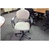 Image 2 : BEIGE STEELCASE UNO TASK CHAIR