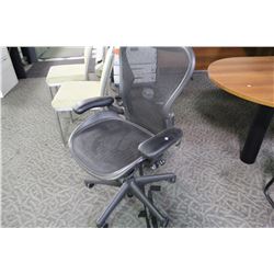 HERMAN MILLER AERON BLACK MESH BACK MULTILEVER ERGONOMIC TASK CHAIR