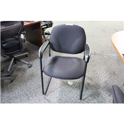 BLACK SLED BASE CLIENT CHAIR