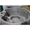 Image 2 : COLEMAN HOT TUB WITH 10 STAINLESS STEEL JETS GREY INTERIOR