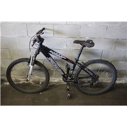 BLACK SPECIALIZED 24 SPEED FRONT SUSPENSION MOUNTAIN BIKE