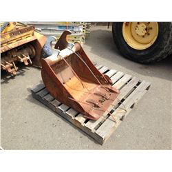24" EXCAVATOR DIGGING BUCKET