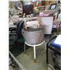 Image 1 : VINTAGE  BEATY WASHING COPPER  BASIN ON METAL STND - 1920'S? - WITH LATE 1800'S WOOD WRINGER - NO AG