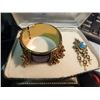 Image 1 : BRACLET AND PENDANT (one stone missing)
