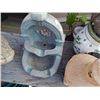 Image 1 : Concrete small fountain - no waterworks