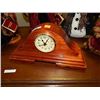 Image 1 : MANTLE CLOCK - BATTERY OPERATED
