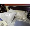 Image 1 : SHEETS AND 2 PILLOWS