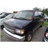 Image 1 : 2000 Ford E150 Chateau 5-Dr Window Van Navy & Grey