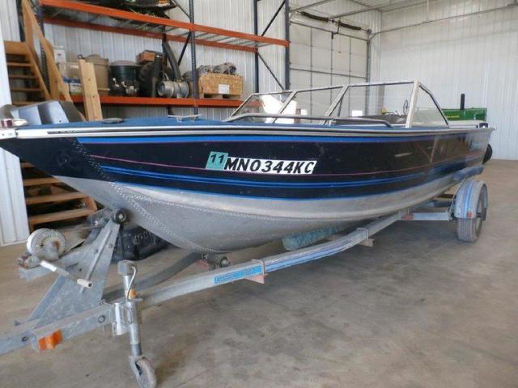 89 Blue Fin Spectrum 19ft Aluminum Boat w/2.3 liter 4 cyl. inboard