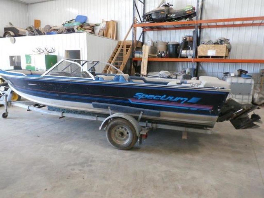 89 Blue Fin Spectrum 19ft Aluminum Boat w/2.3 liter 4 cyl. inboard